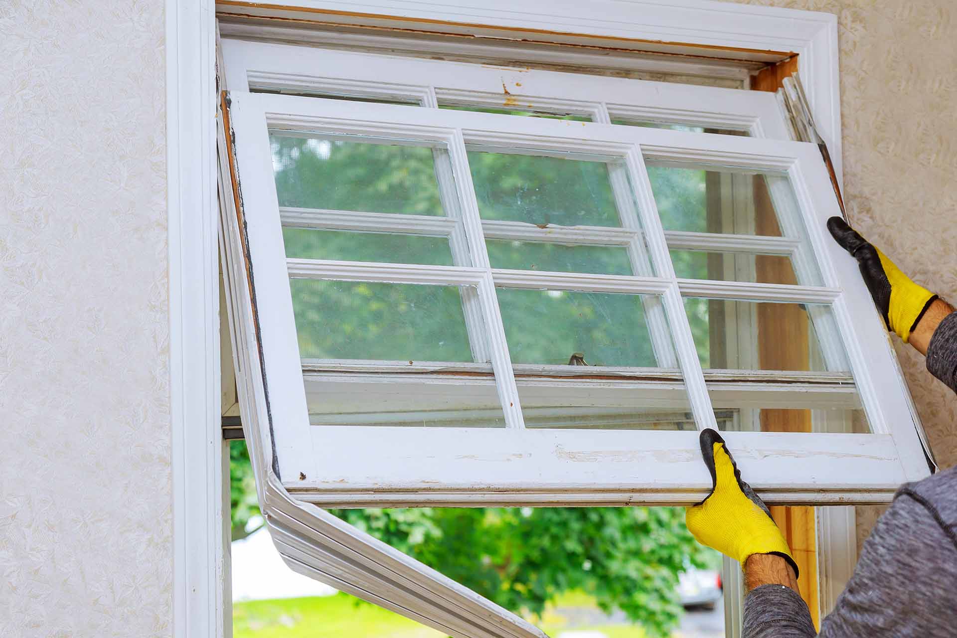 What Are the Benefits of Choosing Vinyl Windows for Home Window Replacement?